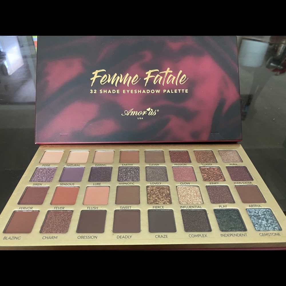 Femme Fatale EyeShadow Palette